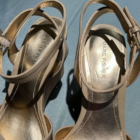 NWOB Marc Fisher Wedge Sandals Size 10M.  B55 - Picture 7 of 8
